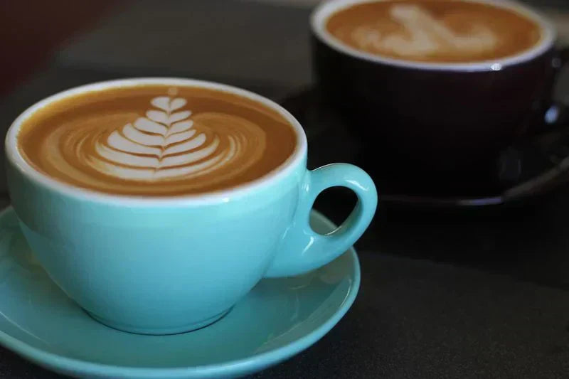 Flat White : Origines, préparation et dégustation - Graindecafe