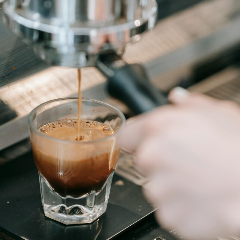 Avec une machine à café automatique