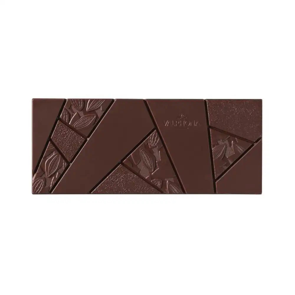 Tablette ouverte de chocolat noir 64% Manjari de Valrhona