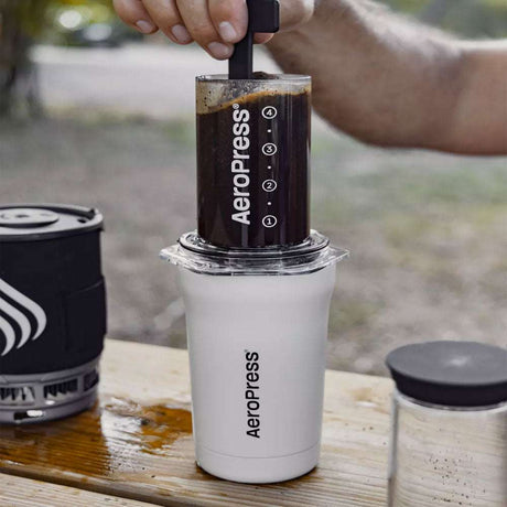 Cafetière Aeropress Go Plus Crème - 1 à 2 Tasses + Filtres et Mug