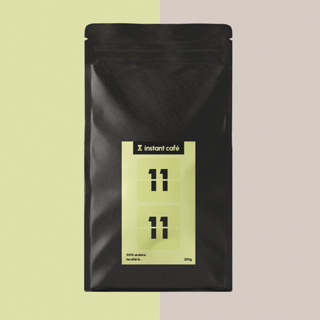 Sachet de café 11H11 en grains, aux notes de chocolat, d’épices et de fruits.