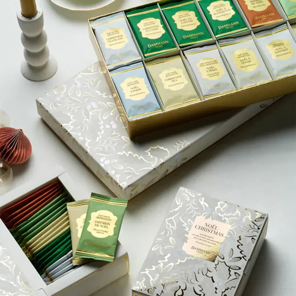Coffret ouvert Chirstmas Tea 6 sachets de Dammann Frères